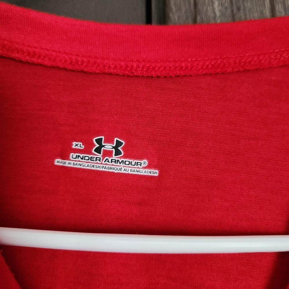 Under Armor tee